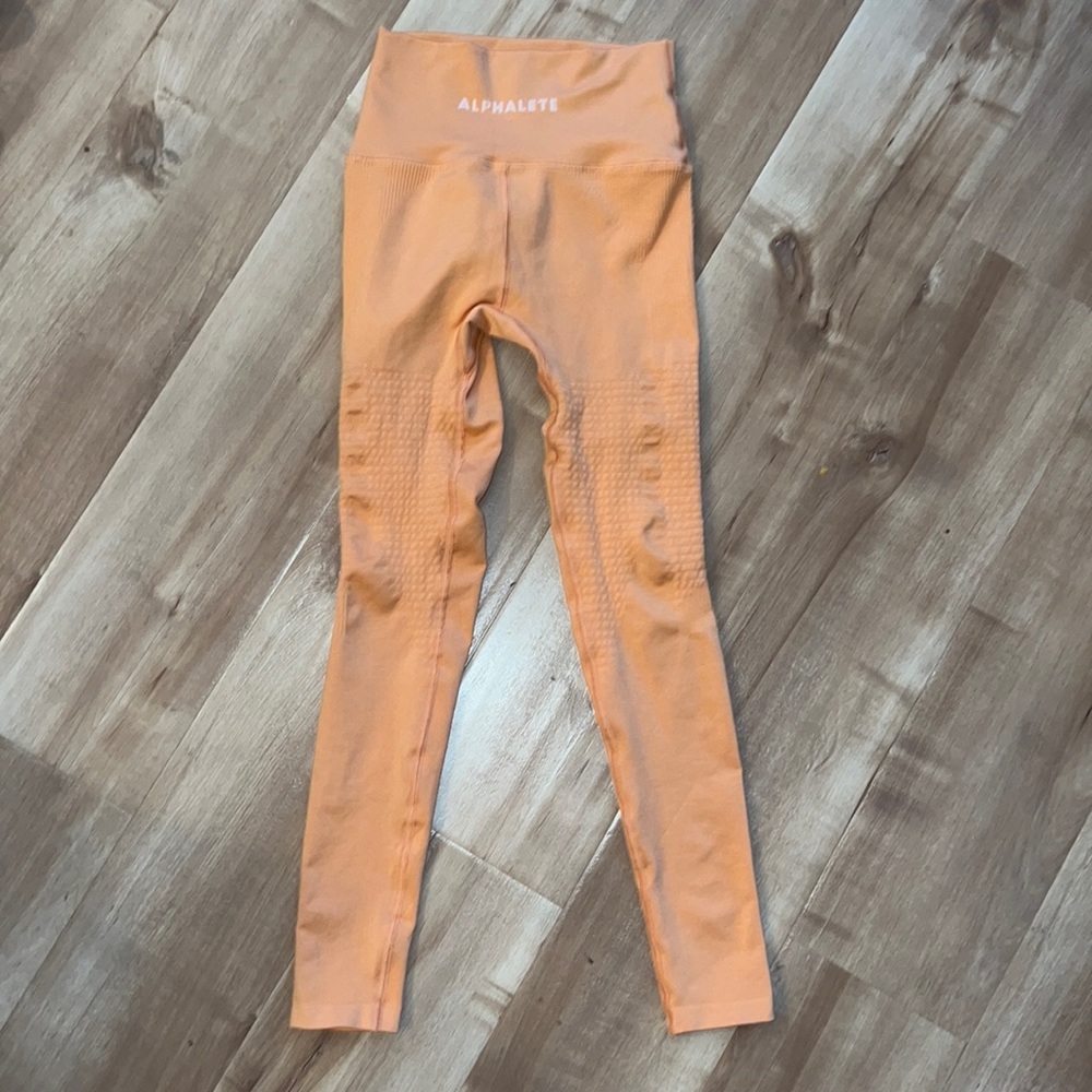 Alphalete Cheeky Coral Halo Legging